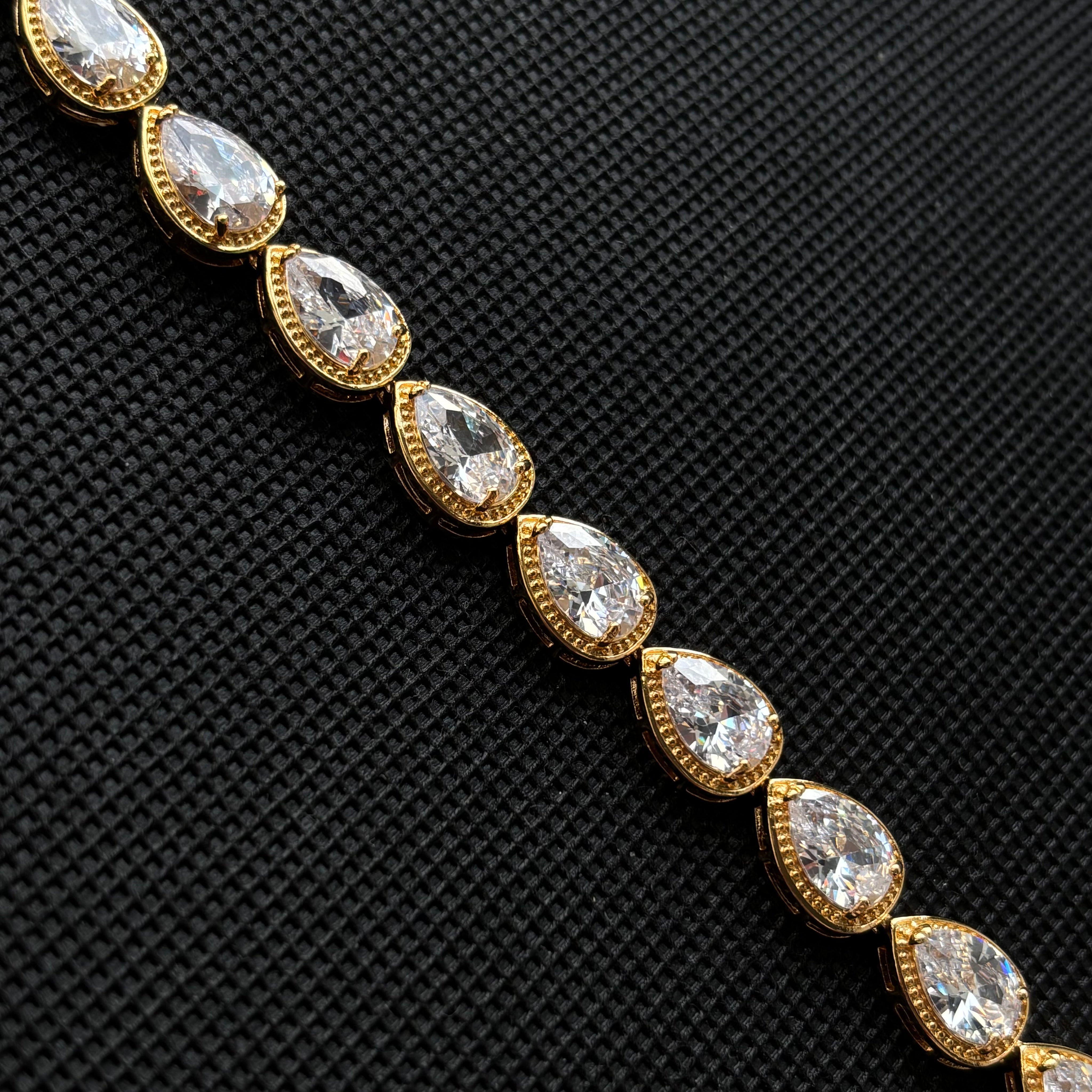 Éclat Raindrop Bracelet (Gold)