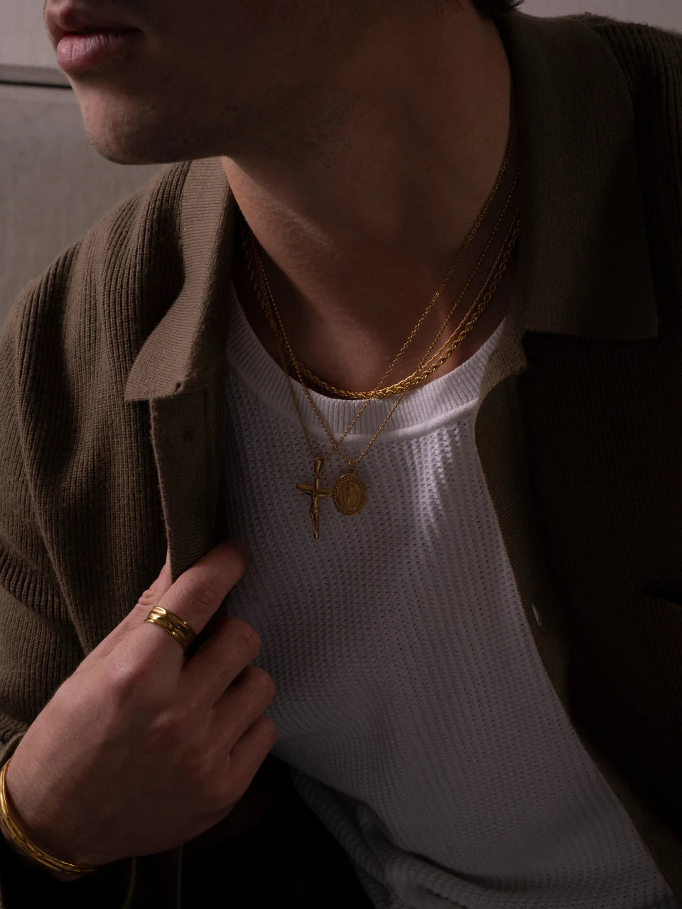 Crucifix Chain (Gold)