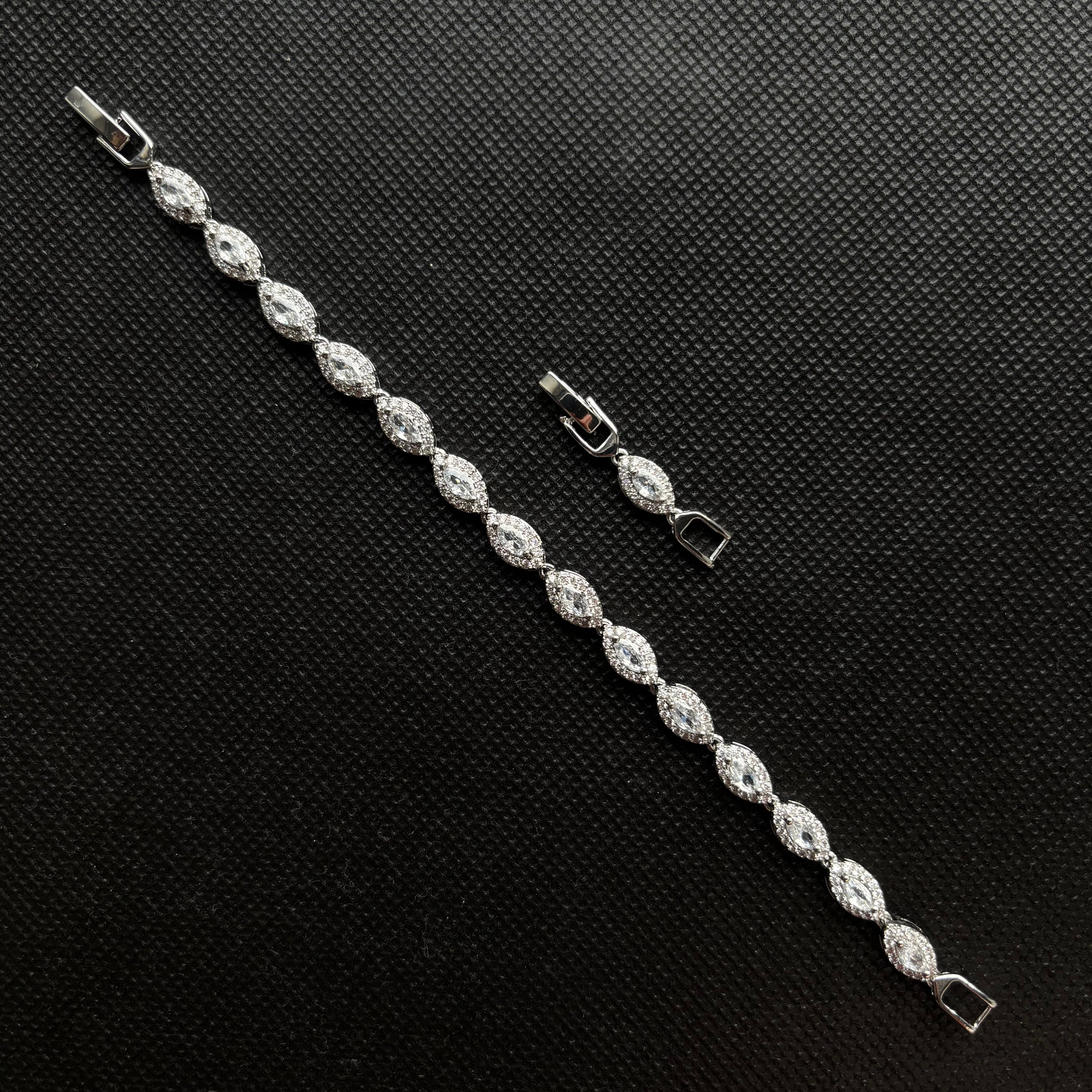 Celestial Eye Crystal Bracelet (Silver)