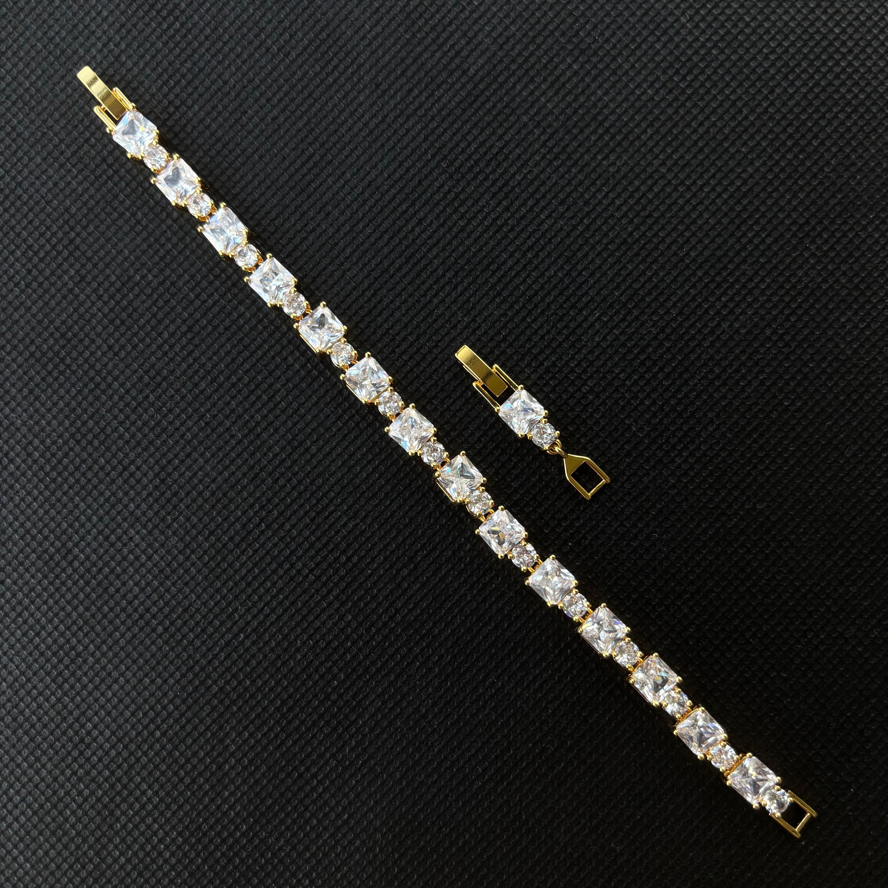 Luxe Square Bracelet (Gold)