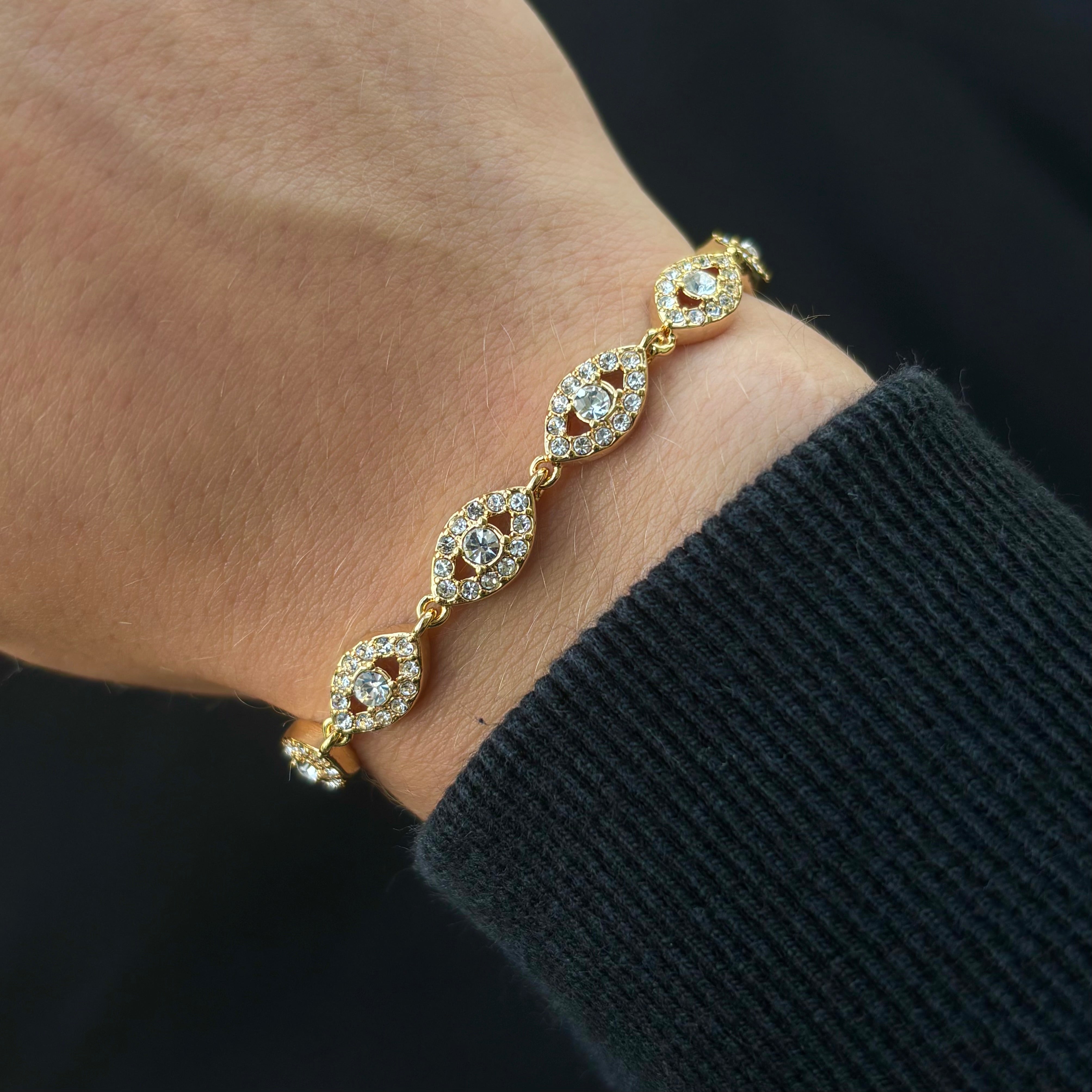Pure Angel Eyes Bracelet (Gold)