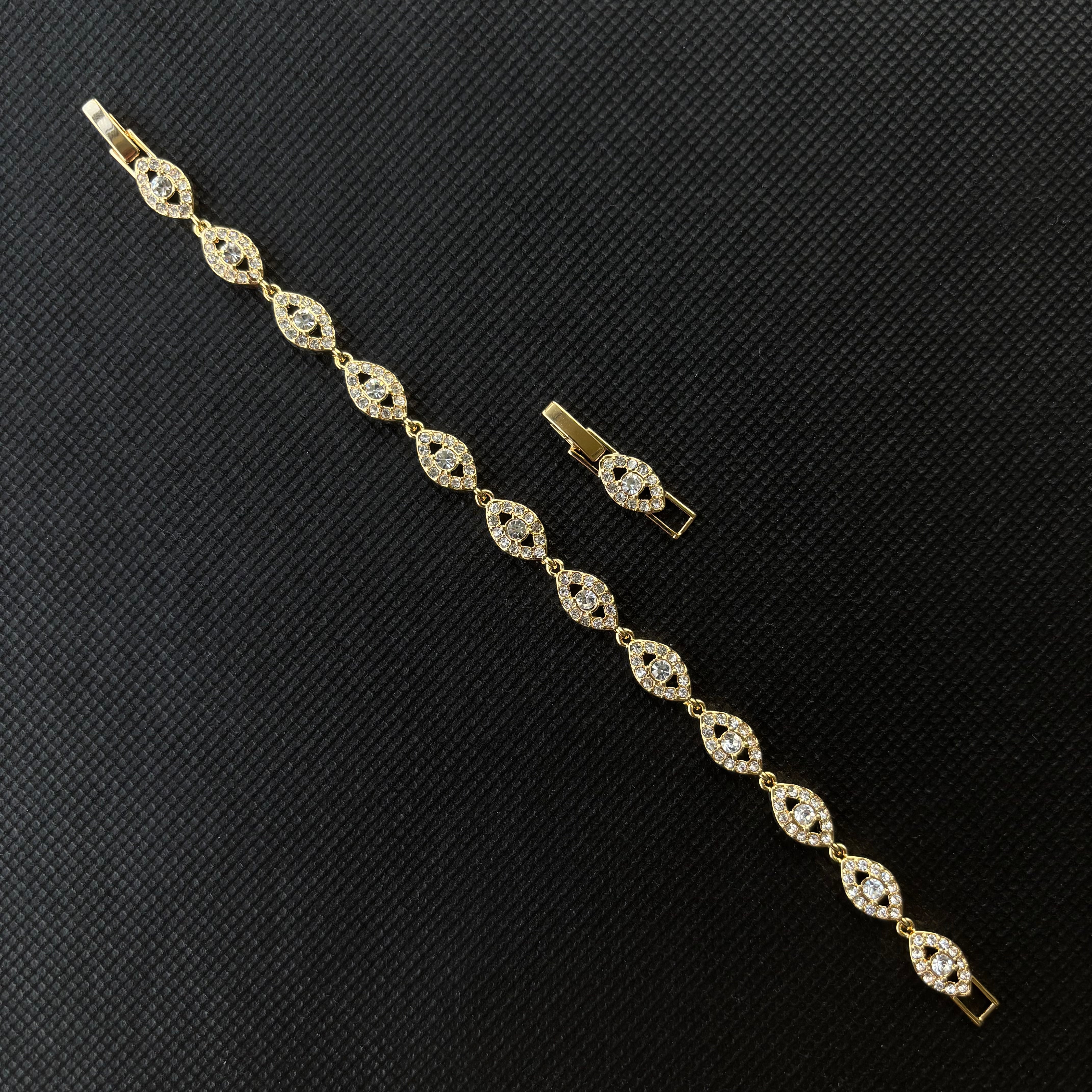 Pure Angel Eyes Bracelet (Gold)