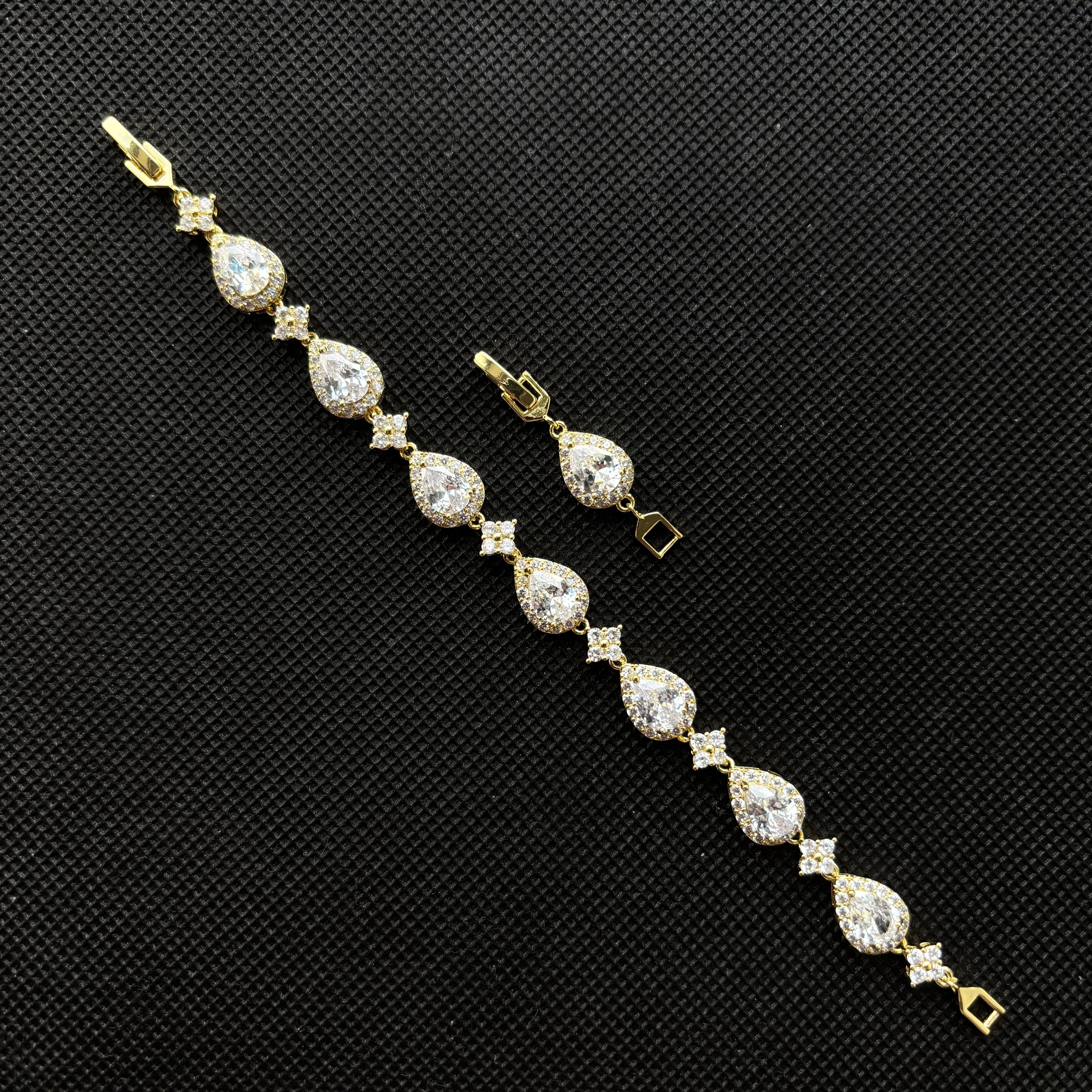 Stellar Star Bracelet (Gold)