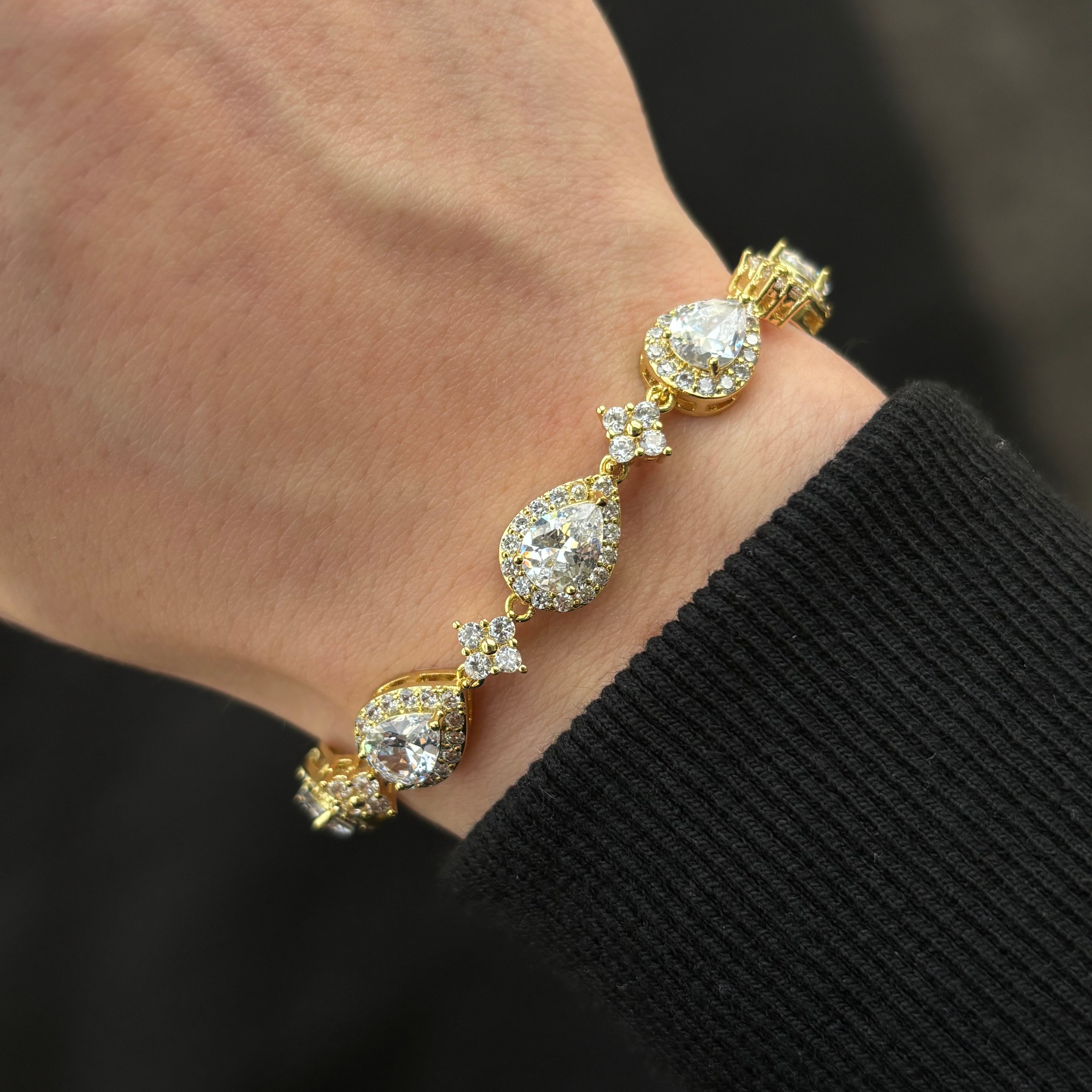 Stellar Star Bracelet (Gold)