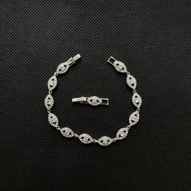 Pure Angel Eyes Bracelet (Silver)