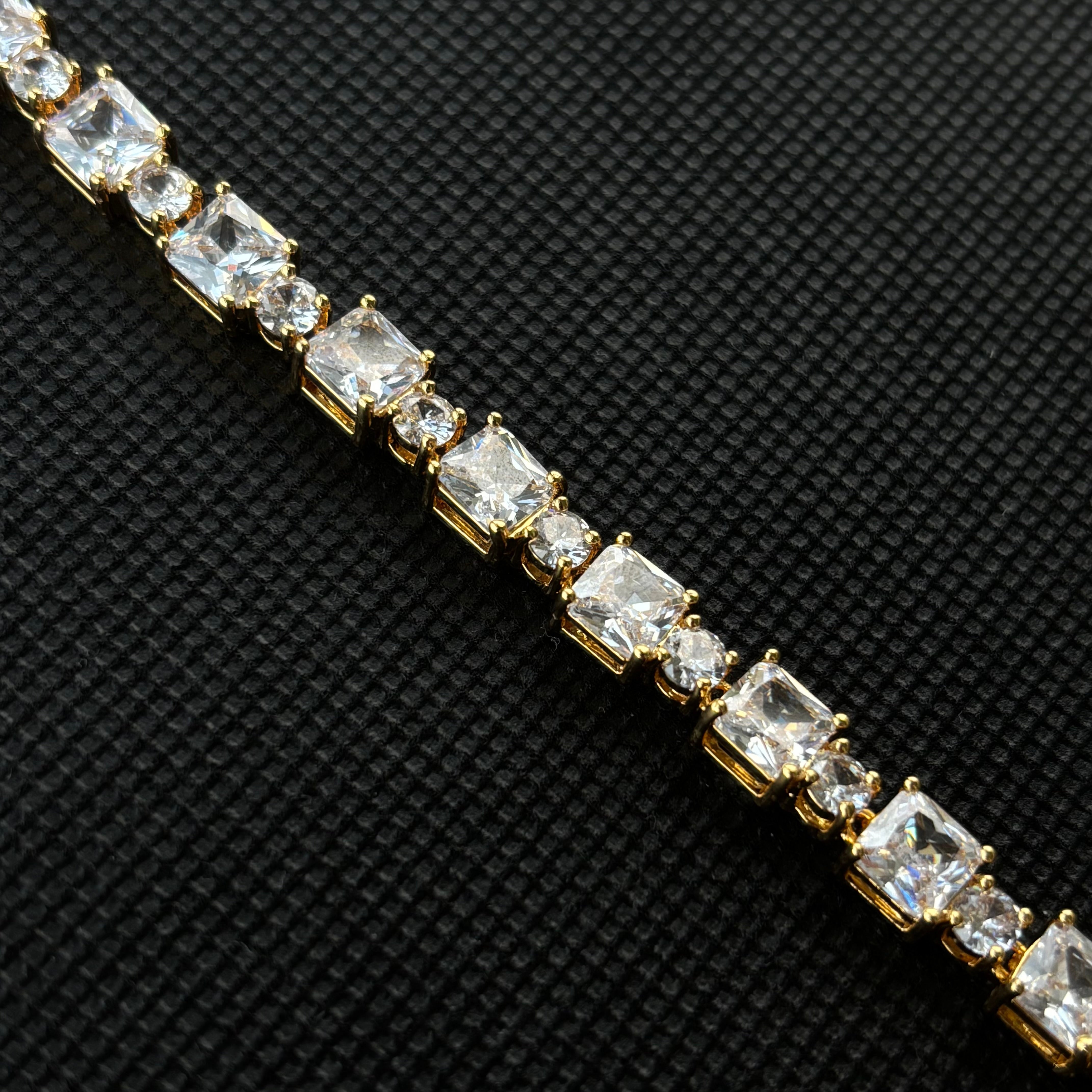 Luxe Square Bracelet (Gold)