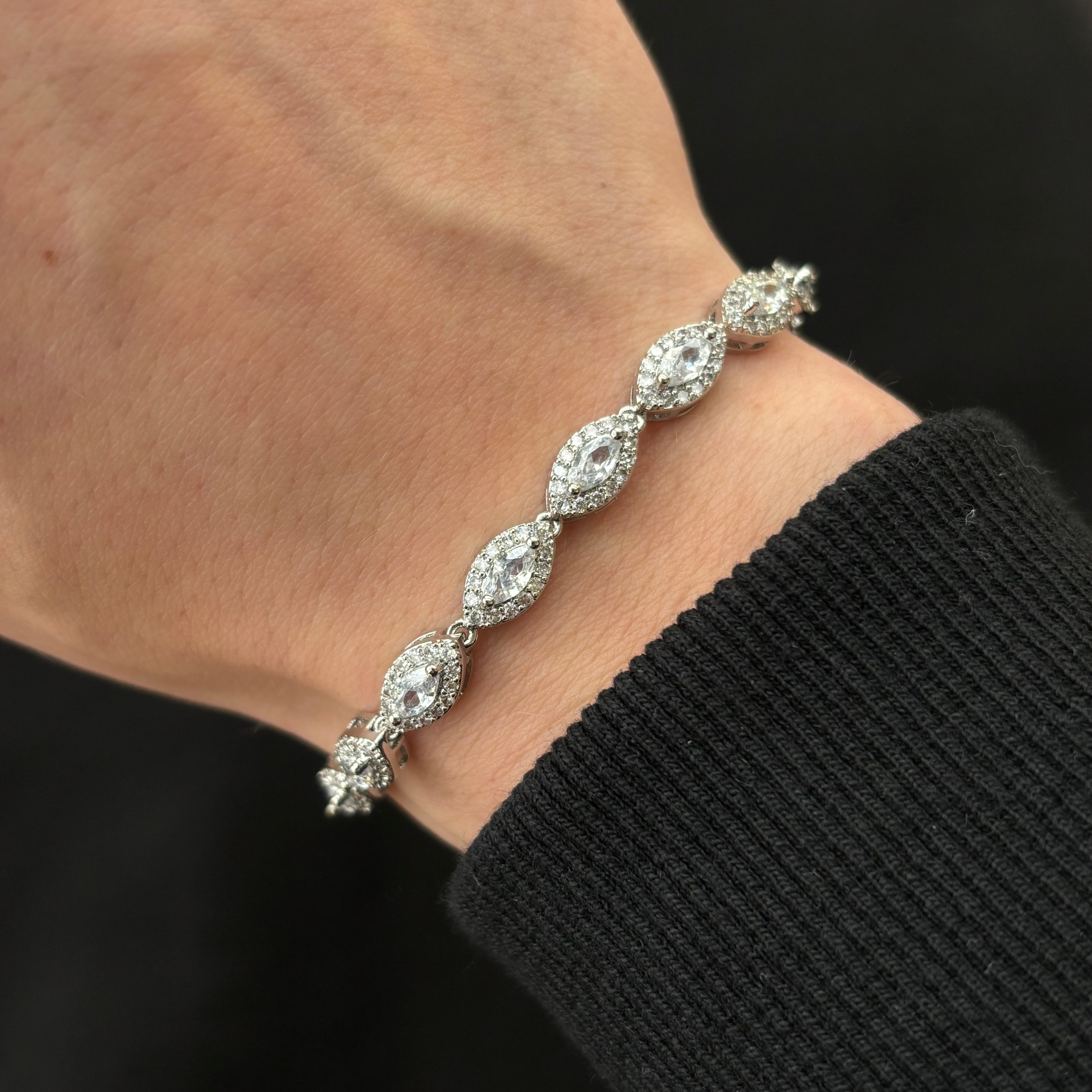 Celestial Eye Crystal Bracelet (Silver)