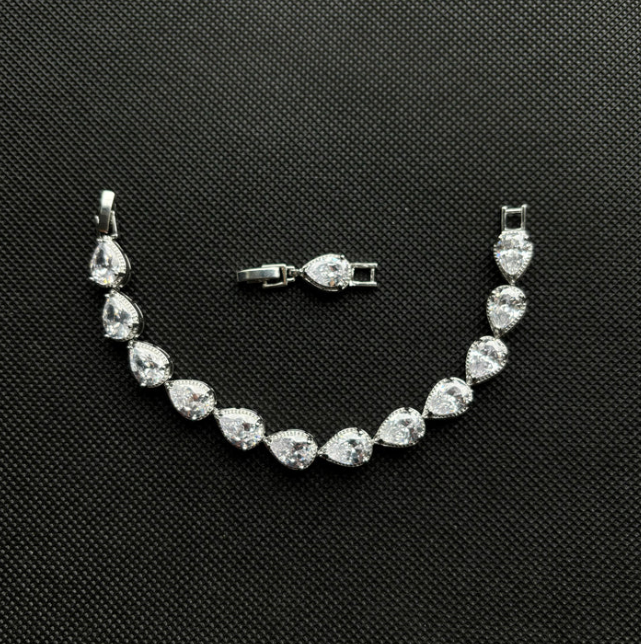 Éclat Raindrop Bracelet (Silver)