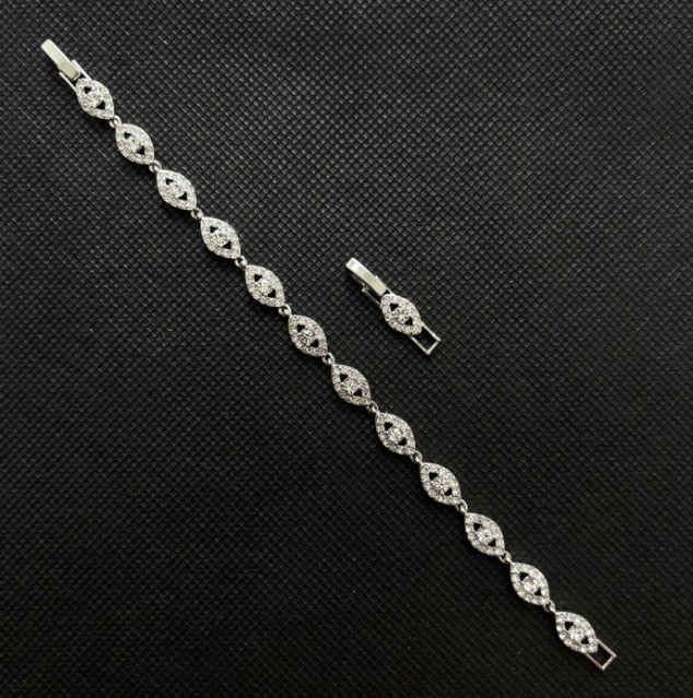 Pure Angel Eyes Bracelet (Silver)